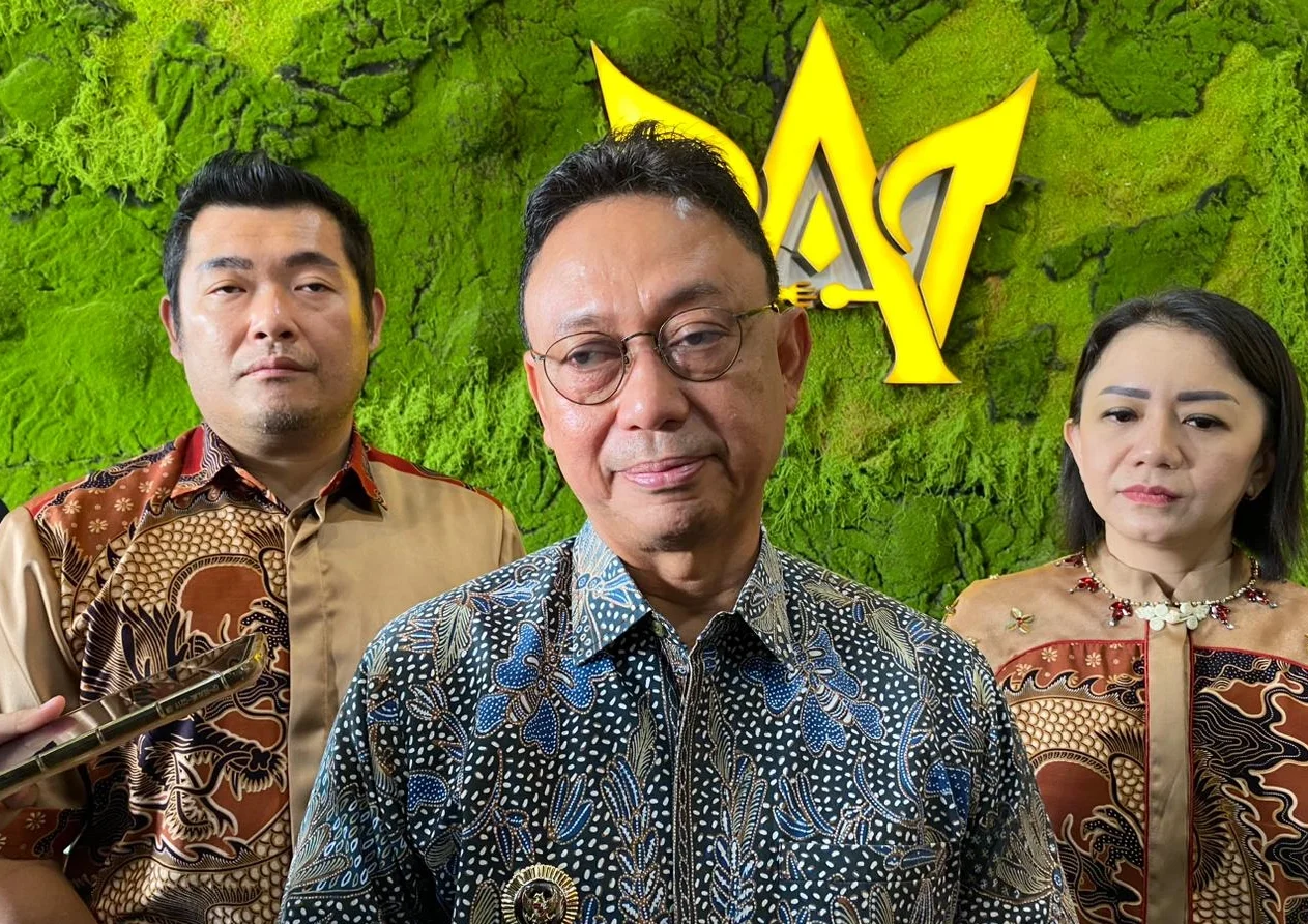 "Edi Kamtono berencana menambah fasilitas olahraga dan jogging track baru di Pontianak. Pemkot sedang mencari lahan untuk sarana rekreasi keluarga dan olahraga prestasi."