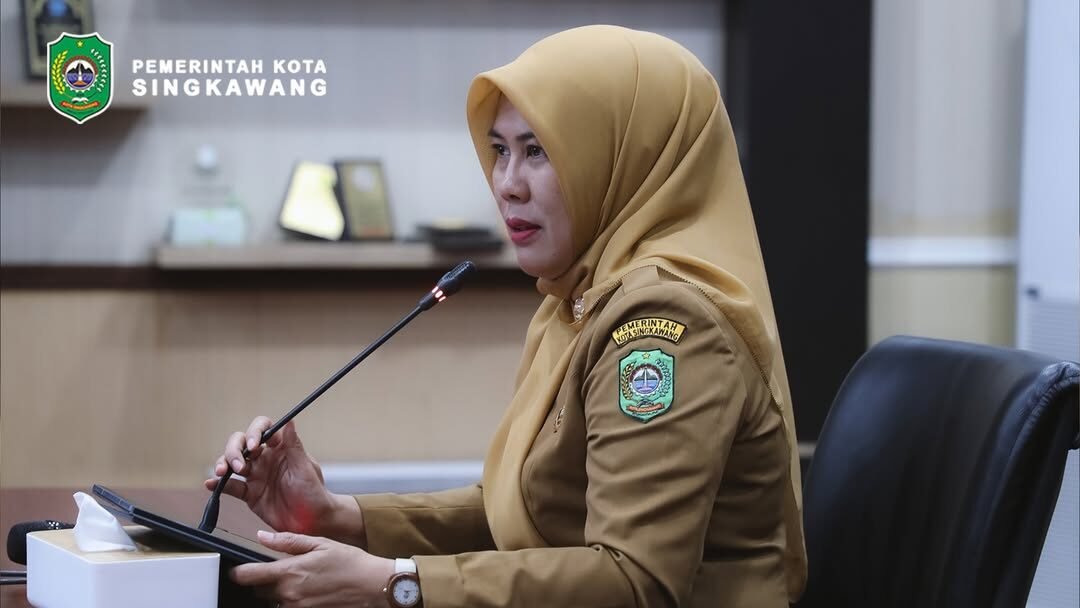 Sekretaris Daerah Kota Singkawang Dwi Yanti memimpin rapat evaluasi layanan panggilan darurat Singkawang Tanggap 112 bersama perangkat daerah terkait. (Dok. HO/Faktakalbar.id)