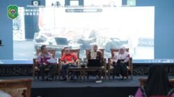 Sekretaris Daerah Kota Singkawang Dwi Yanti memimpin Forum Konsultasi Publik Rancangan Awal RKPD 2027 di Basement Kantor Wali Kota. (Dok. HO/Faktakalbar.id)