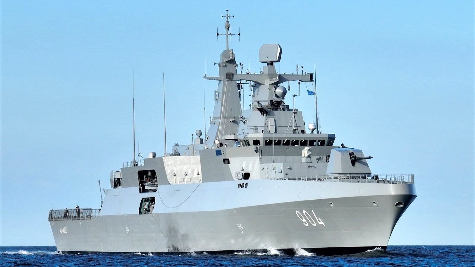 Frigat kelas MEKO A-200 sedang melakukan manuver di laut lepas di bawah langit cerah. (Dok. Ist)