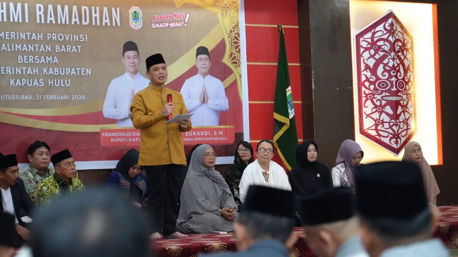 Gubernur Kalimantan Barat, Ria Norsan menghadiri kegiatan silaturahmi dan buka puasa bersama di Pendopo Bupati Kapuas Hulu.
