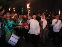 Harmoni di Kalbar: Saat Obor Ramadhan Bersinar Berdampingan dengan Lampion Imlek