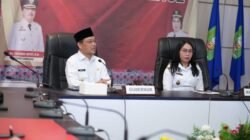 Gubernur Kalimantan Barat Ria Norsan saat memberikan arahan strategis terkait peningkatan IPM dan DBH pajak di hadapan jajaran Pemkab Sanggau, Rabu (25/2/2026).
