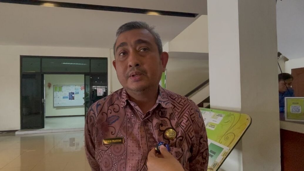 "Pemkot Pontianak ingatkan warga jangan belanja berlebihan atau panic buying hadapi kenaikan harga pangan jelang Ramadhan. Satgas Pangan perketat monitoring."