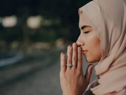 Tips Menjaga Emosi dan Mood Tetap Stabil Saat Puasa