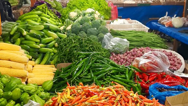 Ilustrasi - Bupati Kubu Raya Sujiwo temukan kenaikan harga bawang dan sayuran di Pasar Bahagia jelang Ramadan. Ia segera koordinasi dengan Gubernur untuk solusi. (Dok. Ist)