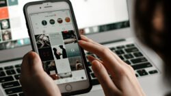 Ilustrasi - Pengguna platform media sosial bisa menghapus akun secara permanen melalui pengaturan aplikasi. Sistem menghapus seluruh data setelah batas waktu tiga puluh hari. (Dok. Ist)