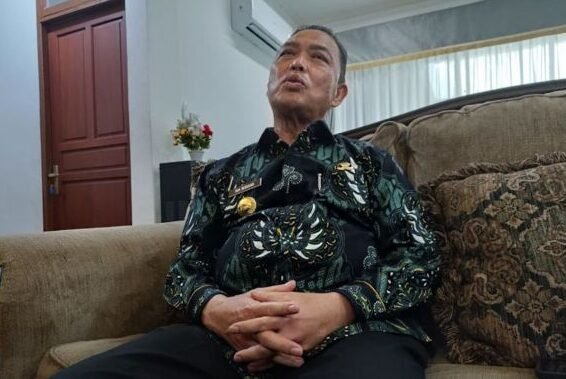 "Gubernur Kalbar Ria Norsan menyoroti capaian IPM Kalbar yang berada di peringkat lima se-Kalimantan. Perluasan Paket C dan akurasi data Dukcapil jadi fokus utama."