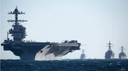 Kapal induk USS Gerald R. Ford berlayar di laut bersama gugus tugas tempur dalam misi pengerahan ke wilayah Mediterania. (Dok. HO/Faktakalbar.id)
