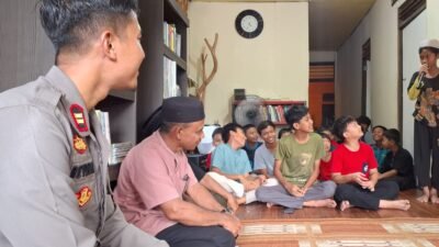 Kapolsek Sungai Ambawang ingatkan remaja jauhi balap liar, perang sarung, dan narkoba guna mencegah kenakalan remaja di Sungai Ambawang selama Ramadan.
