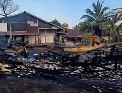 Dua Rumah Warga di Teluk Batang Hangus Dilahap Api