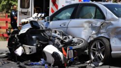 Ilustrasi - Kecelakaan lalu lintas maut melibatkan mobil dan sepeda motor di kawasan Senggiring Mempawah menewaskan tiga orang di lokasi kejadian. (Dok. Ist)