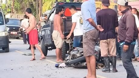 Kondisi arus lalu lintas di sekitar lokasi kecelakaan yang melibatkan tiga kendaraan di kawasan SPBU Pertamina Makrampai, Kecamatan Tebas, Kabupaten Sambas.