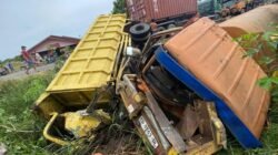 Kondisi ringsek satu unit Dump Truck dan Truk Tangki CPO usai terlibat kecelakaan lalu lintas di Desa Pancaroba, Kecamatan Sungai Ambawang, Kubu Raya, Selasa (10/2/2026).