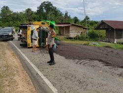 Kecelakaan Tunggal di Tanjung Tengang Melawi: Truk Pengangkut Kernel Tumbang Picu Kemacetan