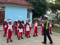 Tanamkan Disiplin Sejak Dini, Polres Melawi Gelar Pembinaan Polisi Cilik di SD Negeri 6 Nanga Pinoh