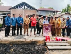 Sinergi Dinsos Sambas dan TNI Salurkan Logistik untuk Warga Terdampak Kebakaran