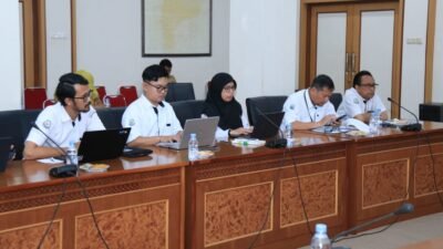 KKP RI siap bentuk UPT Penataan Ruang Laut di Kalbar untuk dukung Ekonomi Biru. Fokus pada zonasi laut berkelanjutan dan keseimbangan ekosistem.