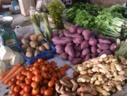 Harga Sembako di Pasar Bahagia Melonjak Tajam, Bupati Sujiwo Segera Lapor Gubernur