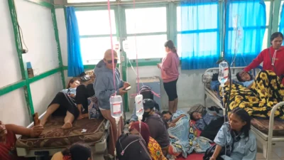 "Kasus keracunan program MBG kembali terjadi di Ketapang. 162 siswa dan guru di Marau dilarikan ke Puskesmas usai santap menu makanan bergizi gratis."