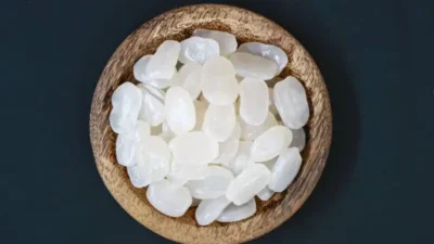 "Cari tahu 6 manfaat kolang kaling untuk kesehatan. Mulai dari melancarkan pencernaan, mendukung program diet, hingga mencegah penuaan dini secara alami."