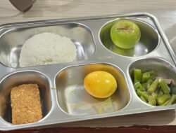 SMAN 1 Rasau Jaya Tolak Menu MBG, Tak Penuhi Standar Gizi