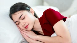 "Jangan tunggu sampai tumbang. Simak 4 alasan utama mengapa tubuh dan pikiran Anda memerlukan istirahat total untuk menjaga produktivitas serta kebahagiaan jangka panjang."