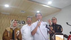 "Menkes Budi Gunadi Sadikin tunjuk RSUD Soedarso jadi pusat pendidikan dokter spesialis berbasis rumah sakit (hospital-based). Program ini gratis dan prioritaskan putra daerah Kalbar mulai Juni 2026."