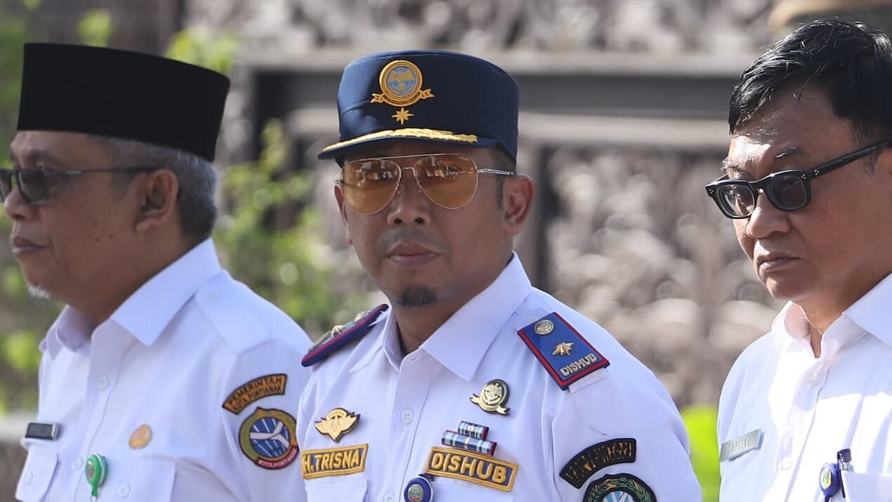 "Kepala Dinas Perhubungan Kota Pontianak Yuli Trisna Ibrahim mengimbau warga untuk segera mendaftar mudik gratis karena keterbatasan kuota."