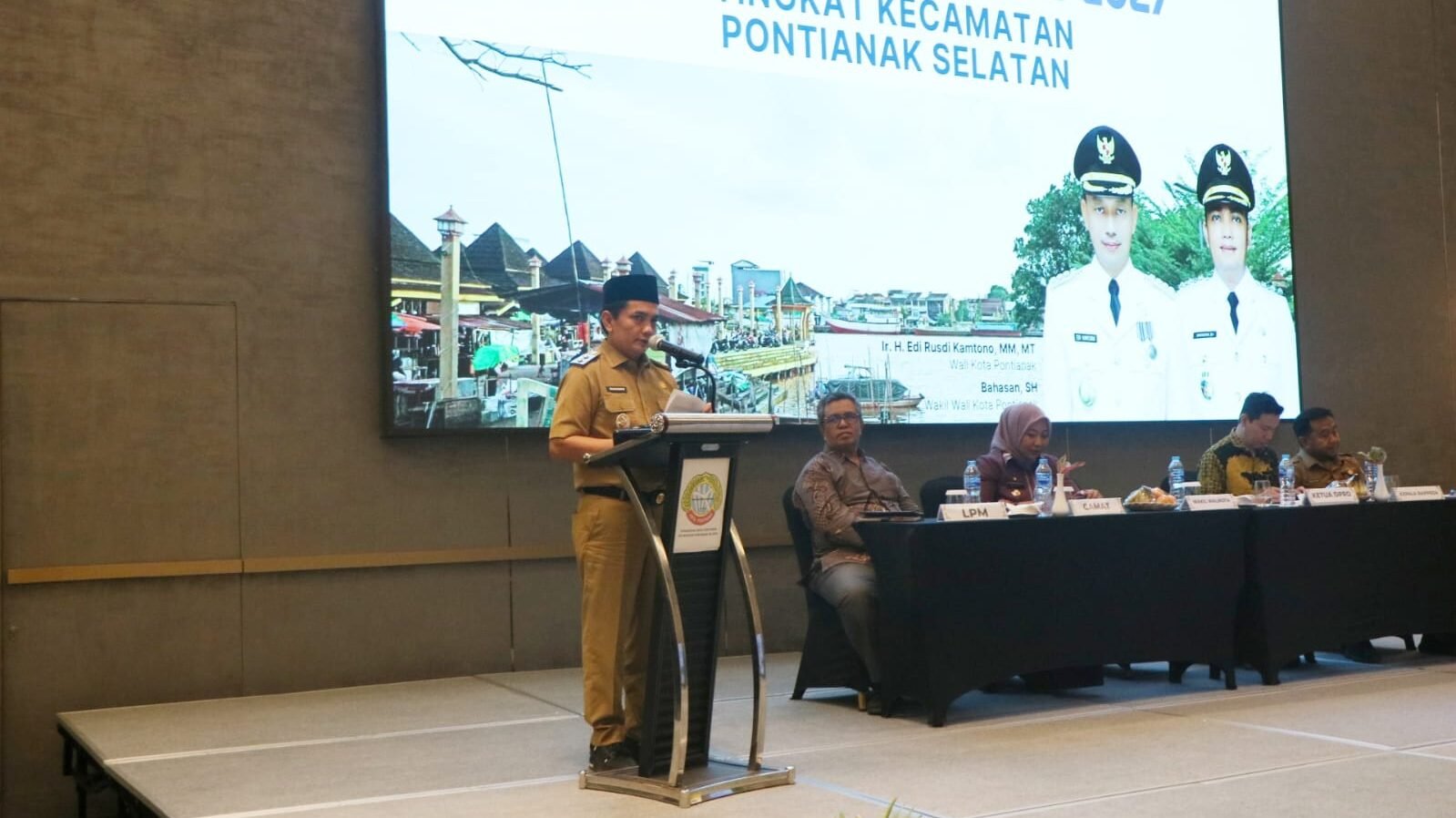 Wakil Wali Kota Pontianak Bahasan menyampaikan sambutan pada Musrenbang RKPD 2027 Tingkat Kecamatan Pontianak Selatan di Hotel Novotel. (Dok. HO/Faktakalbar.id)