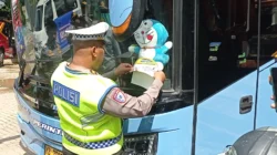 "Satgas Kapuas 2026 Polda Kalbar gelar ramp check dan penertiban di Pontianak. Fokus pada kelaikan angkutan umum dan kesehatan pengemudi demi keselamatan."