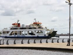 Feri Bardan-Siantan Kembali Beroperasi, Truk dan Kendaraan Besar Dilarang Melintas