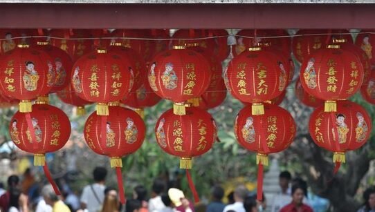 "Ketahui daftar pantangan sebelum malam Sa Cap Meh agar keberuntungan Imlek menyertai Anda. Dari larangan berkata kasar hingga urusan hutang piutang. "