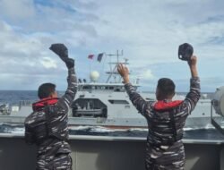 Pererat Kerja Sama Maritim, KRI Diponegoro-365 Gelar Latihan Bersama Kapal Perang Prancis di Laut Sawu