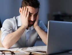 Mengapa Pekerja Gen Z Sering Kesepian di Kantor?