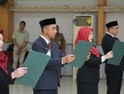 Lantik Lima Pejabat Eselon Dua, Edi Harap Kualitas Pelayanan Publik Meningkat
