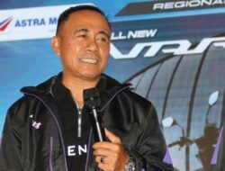 Naik Motor Klasik, Wagub Krisantus Hadiri Peluncuran Honda Vario 125 di Gaia Mall