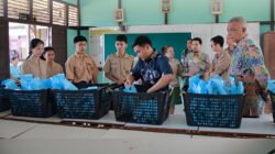 Wakil Bupati Bengkayang, Syamsul Rizal, meluncurkan program Makan Bergizi Gratis di SMAN 1 Ledo untuk tingkatkan gizi peserta didik. (Dok: Prokopim Bengkayang)