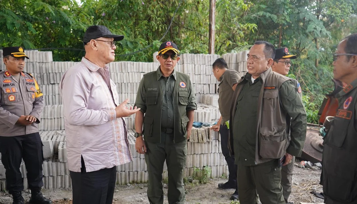 "BNPB menargetkan pembangunan 914 unit huntara bagi warga terdampak banjir dan longsor di Bener Meriah selesai pertengahan Februari. Simak detail skema pemulihannya."