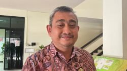 "Dinas Pangan Kota Pontianak jadwalkan pemantauan pasar tradisional dan distributor pada 26 Maret. Langkah antisipasi gangguan distribusi pangan dari Pulau Jawa."