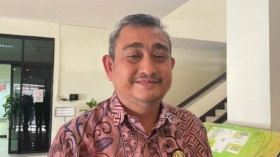 "Dinas Pangan Kota Pontianak jadwalkan pemantauan pasar tradisional dan distributor pada 26 Maret. Langkah antisipasi gangguan distribusi pangan dari Pulau Jawa."