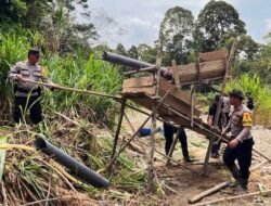 Polsek Sekayam Musnahkan 6 Mesin PETI di Desa Raut Muara