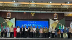 "Pengurus BAKORDA HIPMI PT Kalbar periode 2026–2028 resmi dikukuhkan. Wagub Krisantus Kurniawan dorong mahasiswa jadi pemeran utama dalam mengelola potensi daerah."
