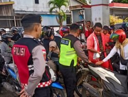 Pastikan Stok Aman, Polisi Monitor Distribusi BBM di APMS Putussibau Utara Pasca Pengalihan Jalur
