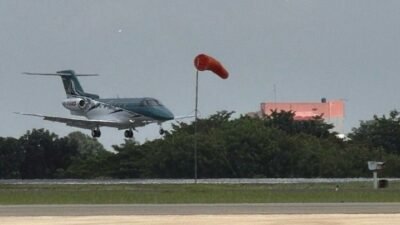 Pesawat Pilatus PC-24 dengan registrasi HB-VGA mendarat di Lanud Halim Perdanakusuma untuk presentasi akhir. (Dok. HO/Faktakalbar.id)