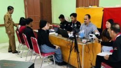 Suasana aktivitas Pelayanan Adminduk Kapuas Hulu di salah satu kantor kecamatan yang kembali dibuka untuk melayani perekaman KTP-el dan administrasi warga. (Dok. Ist)