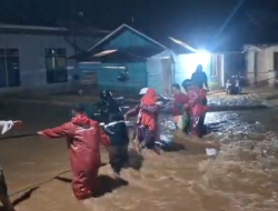 Banjir dan Longsor Terjang Agam, 90 KK Diungsikan dan Akses Jalan Provinsi Tertutup