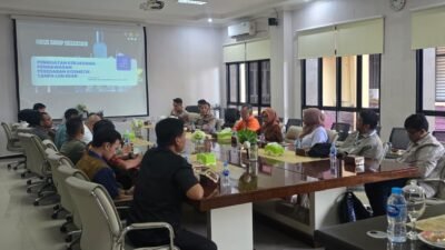 Suasana Focus Group Discussion (FGD) di Ruang Rapat Utama Ditreskrimsus Polda Kalbar yang membahas penguatan kerja sama pengawasan produk kecantikan ilegal di Kalimantan Barat, Kamis (12/2/2026).