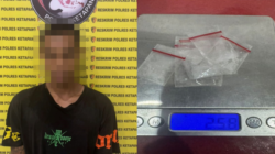Barang bukti berupa lima klip plastik berisi sabu seberat 2,58 gram yang disita dari tangan pelaku D di Desa Perigi, Kabupaten Ketapang, Kamis (12/2/2026).