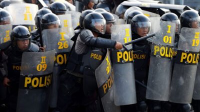 Bingung lapor polisi nakal? Simak cara melaporkan oknum polisi ke Propam atau Kompolnas secara resmi dan aman melalui kanal pengaduan. (Dok: The Telegraph)